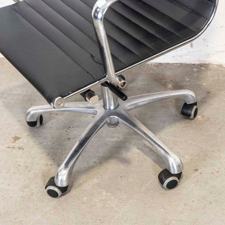 Item 2094384 - Image 2