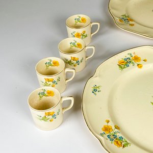 Diez piezas de loza inglesa, bandejas y pocillos cafe - imagen 6