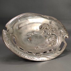Centro de Mesa Art Nouveau en Metal Plateado con Figura Femenina - imagen 7