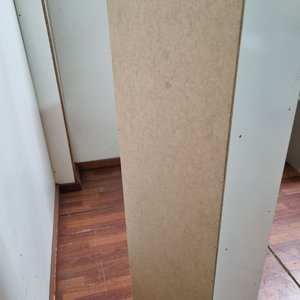 L 977 - Practico mueble aereo auxiliar de una puerta en melaminico blanco y estantes interiores (Medidas 41x32x142cm) - imagen 4