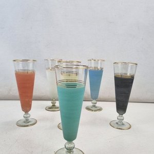 L 272 - Set De 6 Piezas - Atractivo set de copas de vidrio con pie, decoración de color degradé y bordes dorados (Altura 16cm) - imagen 1