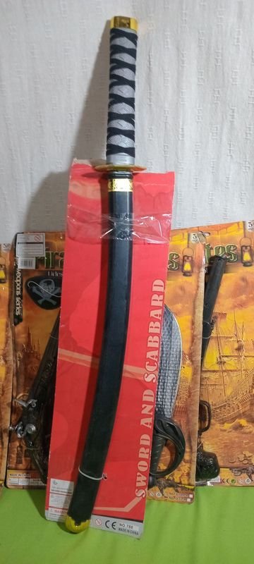 Colección de Espadas Piratas en Plástico - imagen 1