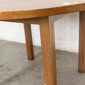 Mesa de Comedor Circular de Madera - Detalles de Uso - imagen 3