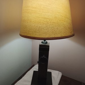 Lote anterior: Lámpara Artesanal con Base de Madera y Hierro