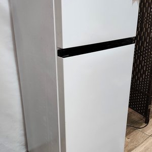 Heladera Panavox con Freezer, 205 Litros, Estantes de Vidrio - imagen 1