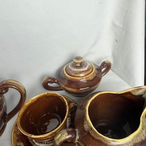 Juego de Tazas y Platillos de Cerámica Marrón - imagen 6
