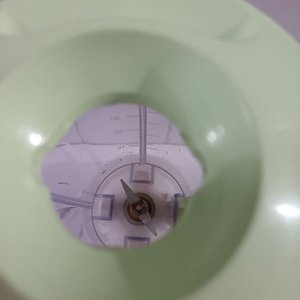 Licuadora Remington Blanca y Verde con Jarra de Plástico - imagen 3