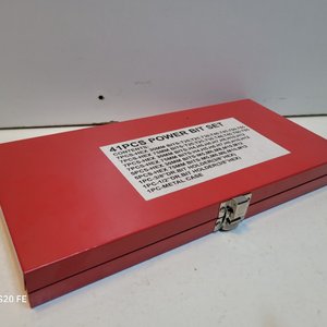 Juego de Puntas Intercambiables y Adaptadores en Caja Metálica Roja (41 Piezas) - imagen 6