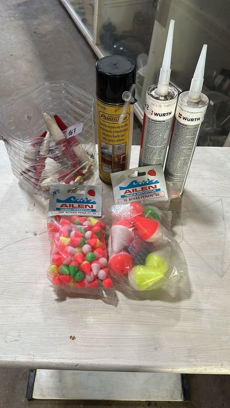 Lote anterior: Caja de pinturas y adhesivos en buen estado