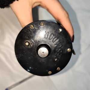 Reel Rotativo Pescador Modelo 220 Usado - imagen 3