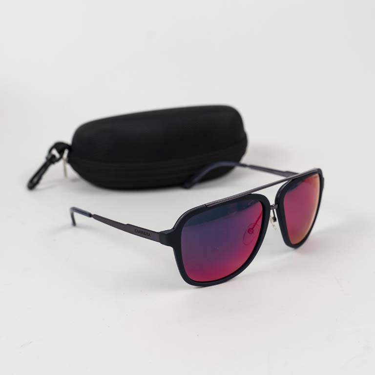 Par de lentes de sol Carrera en excelente condición