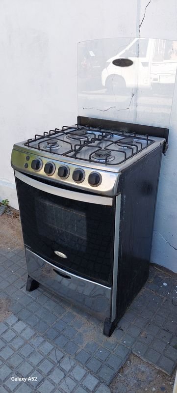 Cocina de gas con estufa y horno en buen estado - imagen 2