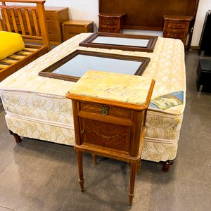 Sommier con Colchón y Mesa de Luz Antigua de Madera y Mármol - imagen 2