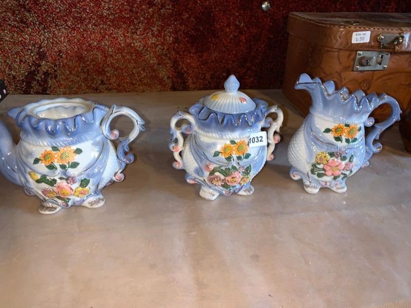 Lote anterior: Juego de té vintage en porcelana de 3 piezas