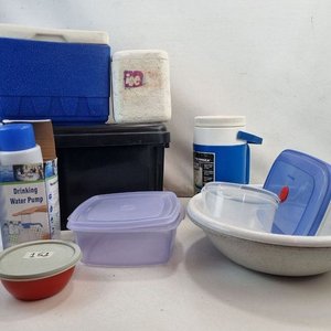 Lote Heladera Covey, Conservadora, Termo, Bomba Dispensadora y Tupperware - imagen 3