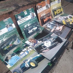 Lote siguiente: Colección Autos Fórmula 1 y Revistas: Williams, McLaren, Renault