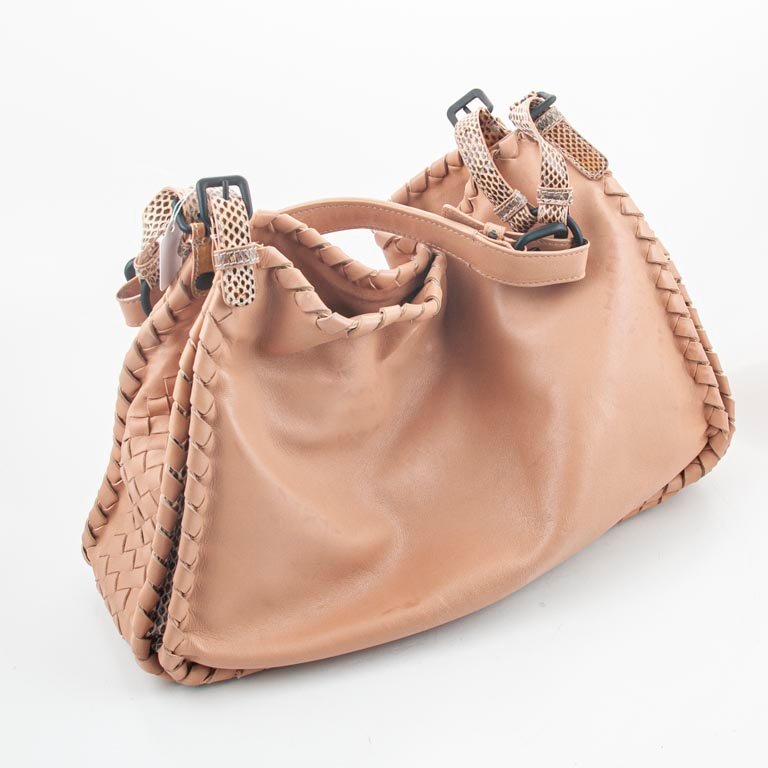 Cartera Bottega Veneta de Cuero Rosa con Detalles Trenzados