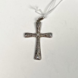 Lote anterior: Cruz de Plata con Piedra Central