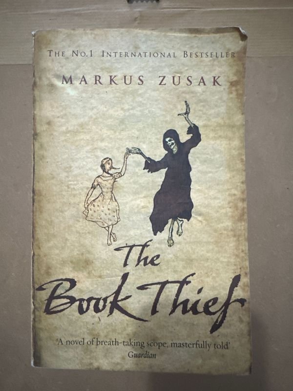 Libro "The Book Thief" de Markus Zusak