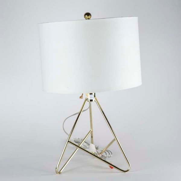 Lote anterior: Lámpara de mesa con base de metal dorado y pantalla
