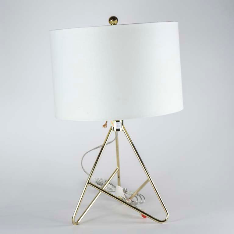 Lámpara de mesa con base de metal dorado y pantalla - imagen 1