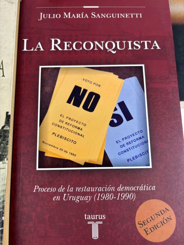 Colección de libros sobre historia política y ensayo - imagen 2