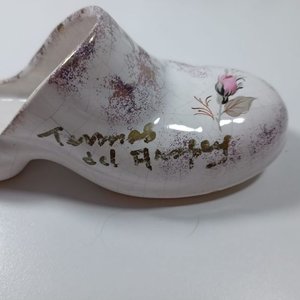 Conjunto de Zuecos y Zapatos Decorativos de Cerámica con Motivos Florales - imagen 2