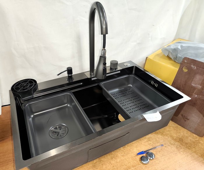 Pileta de Cocina Multifunción con Cascada y Lavavasos - imagen 3