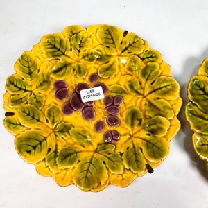 Par de Platos Decorativos de Cerámica Amarilla con Uvas y Calabaza - imagen 4