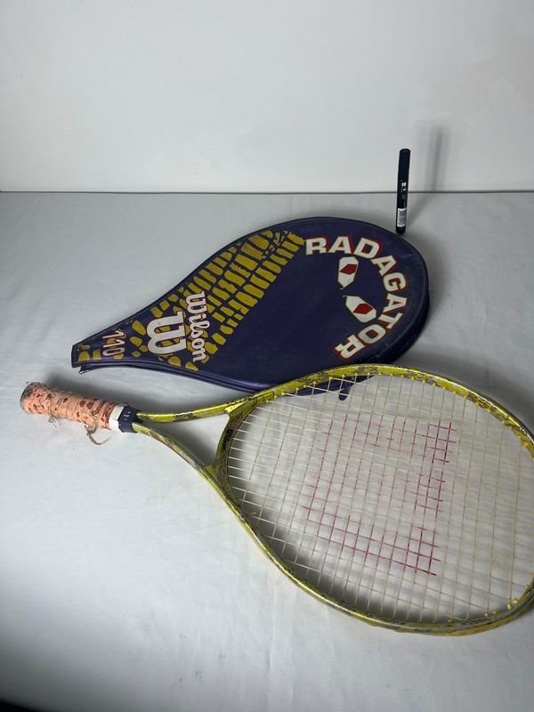 Raqueta de Tenis Wilson Radagator 110 con Funda