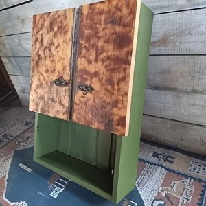 Botiquín Rústico de Madera con Puertas y Estantes - imagen 3