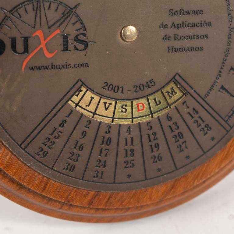 Calendario de metal y madera del 2001 al 2045 - imagen 2