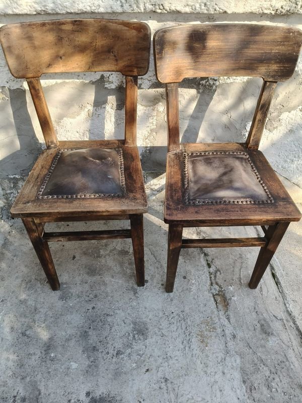 Par de Sillas Antiguas de Madera Restauradas
