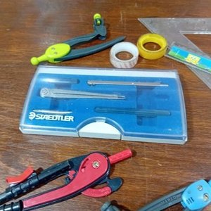 Set de Geometría: Reglas, Escuadras, Compases y Transportador - imagen 3