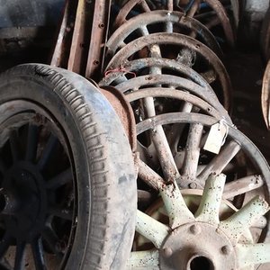 Lote anterior: Lote de 17 Ruedas Varias para Coleccionismo o Decoración