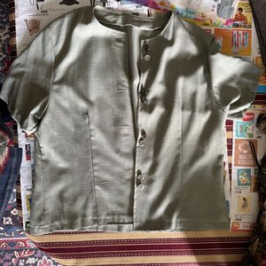 Conjunto Vestido Largo Estampado con Flores y Saco Corto Verde Oliva - imagen 9
