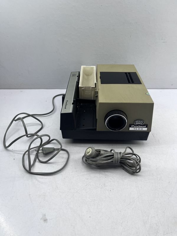 Proyector de Diapositivas Braun Paximat 1400 con Estuche - imagen 1