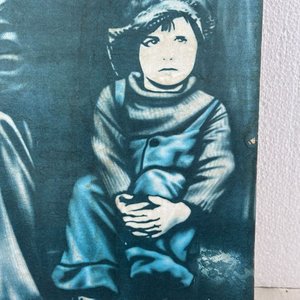 Cuadro Antiguo Impreso de Charles Chaplin y Niño - imagen 3