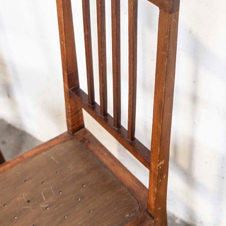 Sillas de madera con diseño antiguo - imagen 3