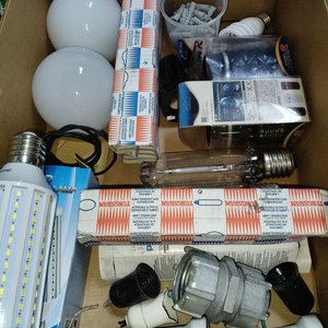Lote de Varios Elementos Eléctricos y de Iluminación - imagen 2