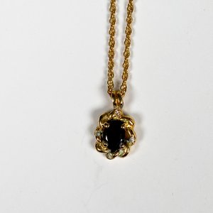 Dos Cadenas con Colgante: Una Dorada con Piedras y Otra de Acero - imagen 3