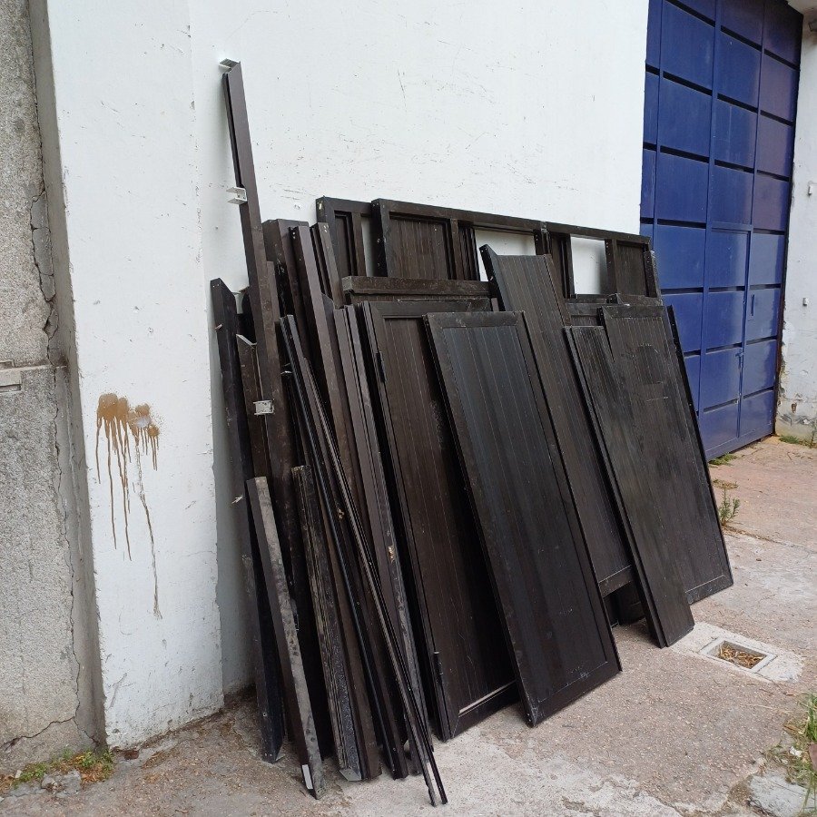 Lote de mamparas divisorias en carpintería de aluminio - imagen 4