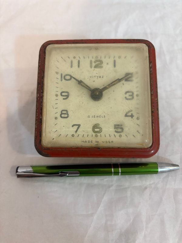 Reloj despertador soviético