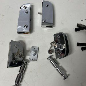 Lote anterior: Kit de 2 Cerraduras con Llave y Bisagras para Blindex
