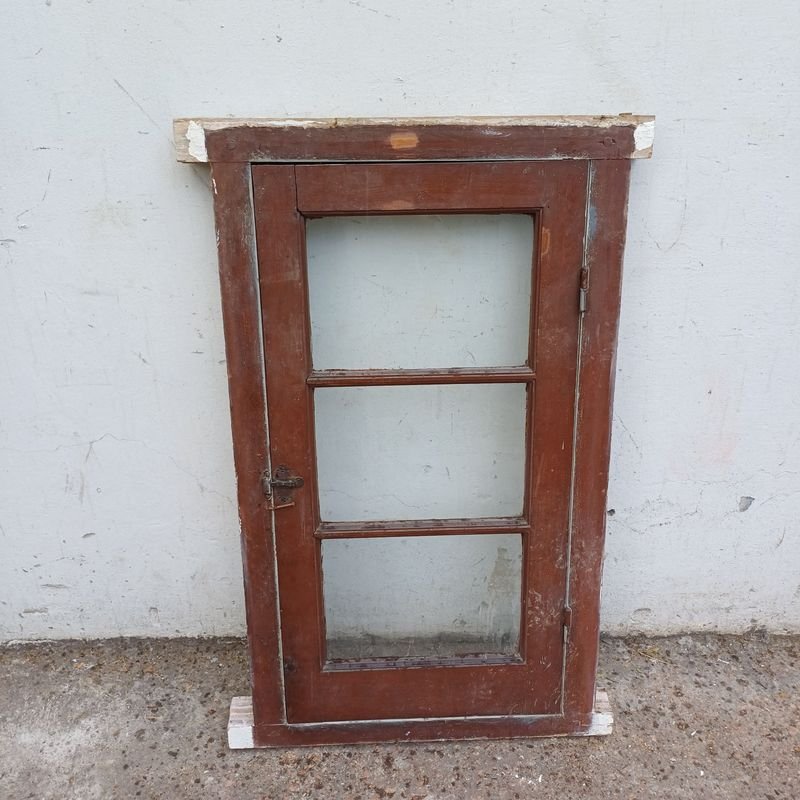 Lote anterior: Ventana de cedro con marco de pinotea - Detalles y características