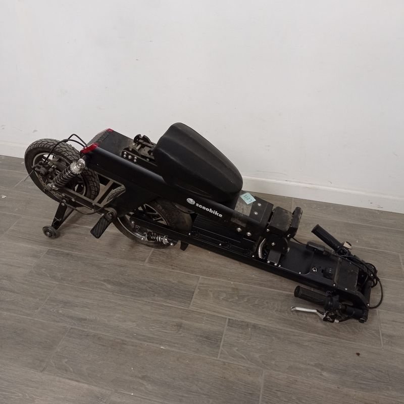 Moto eléctrica Scoobike con doble batería y rueda pinchada - imagen 7