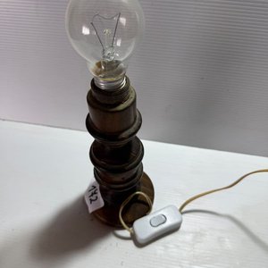 Lámpara de Mesa Antigua de Madera con Bombilla - imagen 2