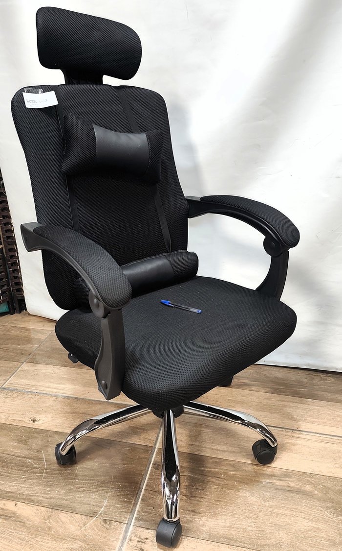 Lote siguiente: Silla de Oficina Regulable y Reclinable con Tela Negra