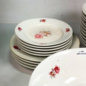 Juego de 22 piezas de porcelana OLMOS con flores y guarda dorada - imagen 5