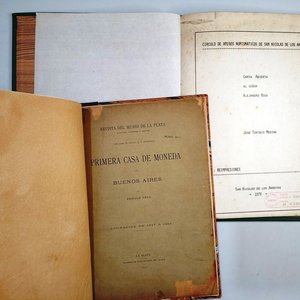 Lote siguiente: Dos catálogos numismáticos argentinos: "Primera Casa de Moneda" (1894) y "Carta Abierta" (1976)